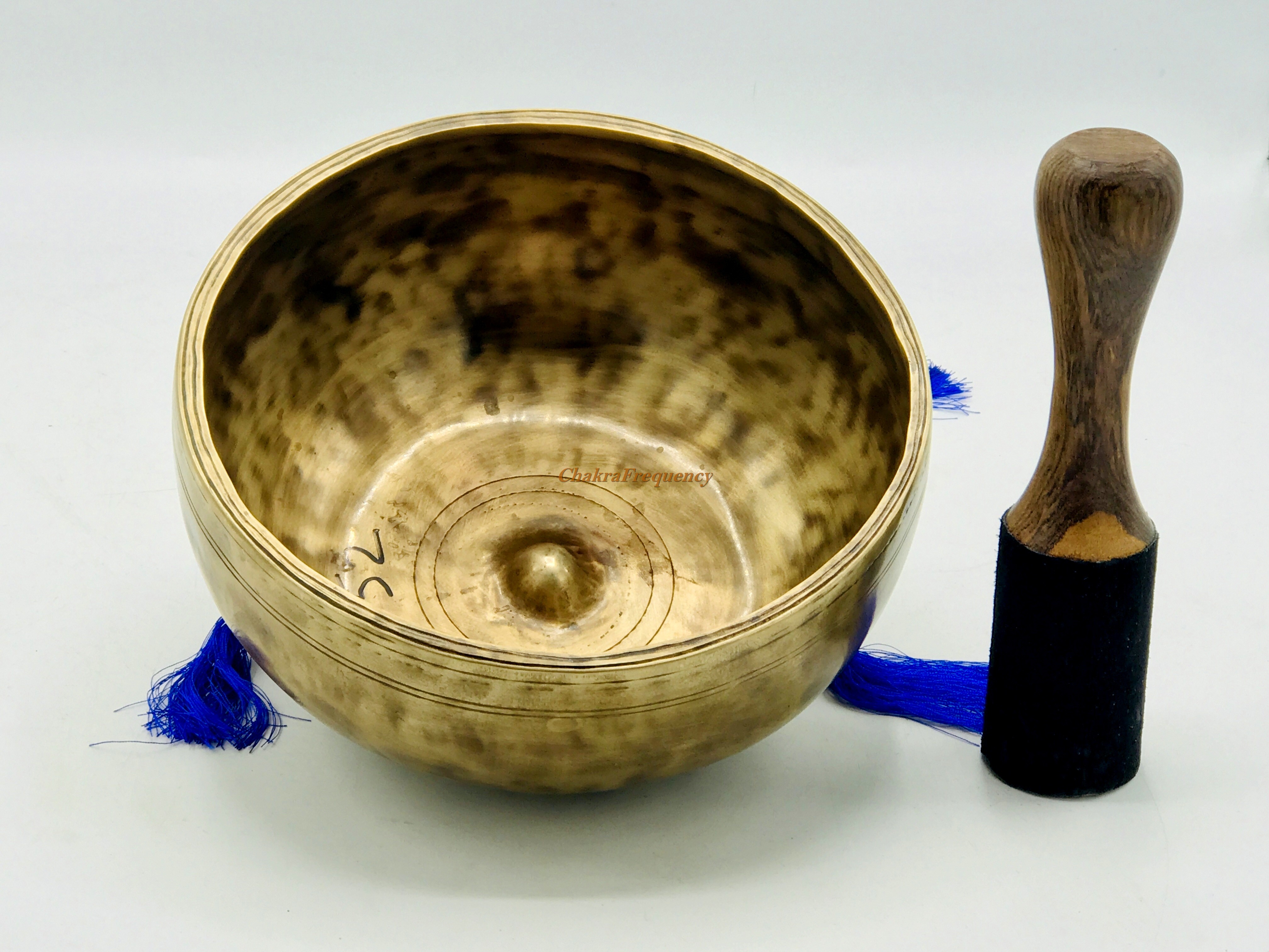9 Inch Lingam Singing Bowl-Tibetan Lingam Singing Bowl-High quality Lingam Bowl-Deep resonate sound healing bowl-Chakra Balancing Bowl-Sound Therapy Bowl-Yoga and Meditation Bowl comes with cushion, Striker and mallet