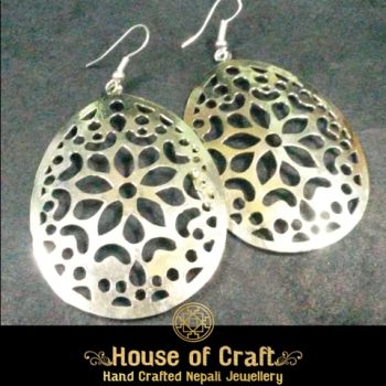 Hand-Made Light Weight White Metal Oval Leaf Design Earring