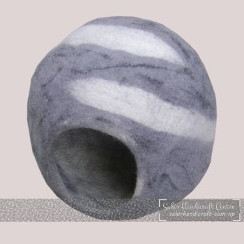 Cat Cave with Bangle Design