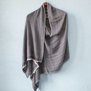 Zigzag Pattern Design Black & White Double Ply Stole