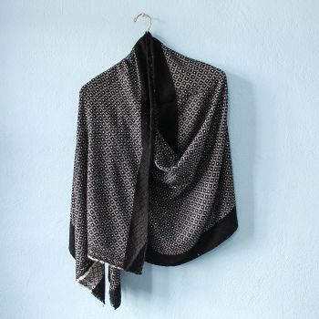 Diamond Pattern Design Black Double Ply Stole with Border
