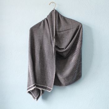 Long Fishtail Pattern Design Black Double Ply Stole