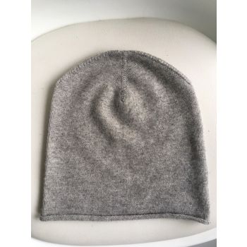 Pure Cashmere  Rolled  edge  cap  hand Knit in nepal 