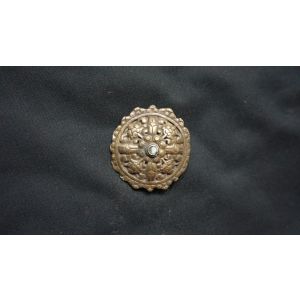Broach (Bhutan:Koma)
