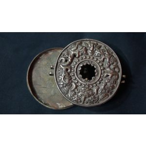 Shrine box (Tib: Gau)