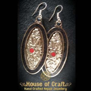 Light Weight Hand-Made White Metal Stone Filled Die Casted Oval Earring