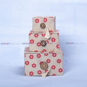 Empty gift boxes set of three