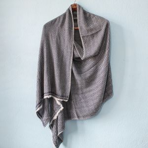 Zigzag Pattern Design Black & White Double Ply Stole