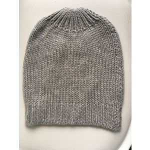 Pure  cashmere  chunky  cap  Hand  Knit  in Nepal 