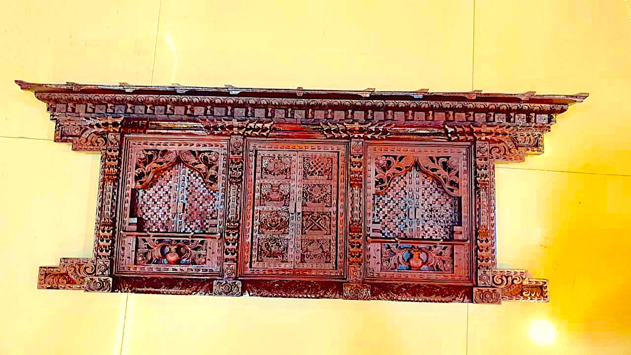 Tripple Window With Sliding Door and Middle Austamangal