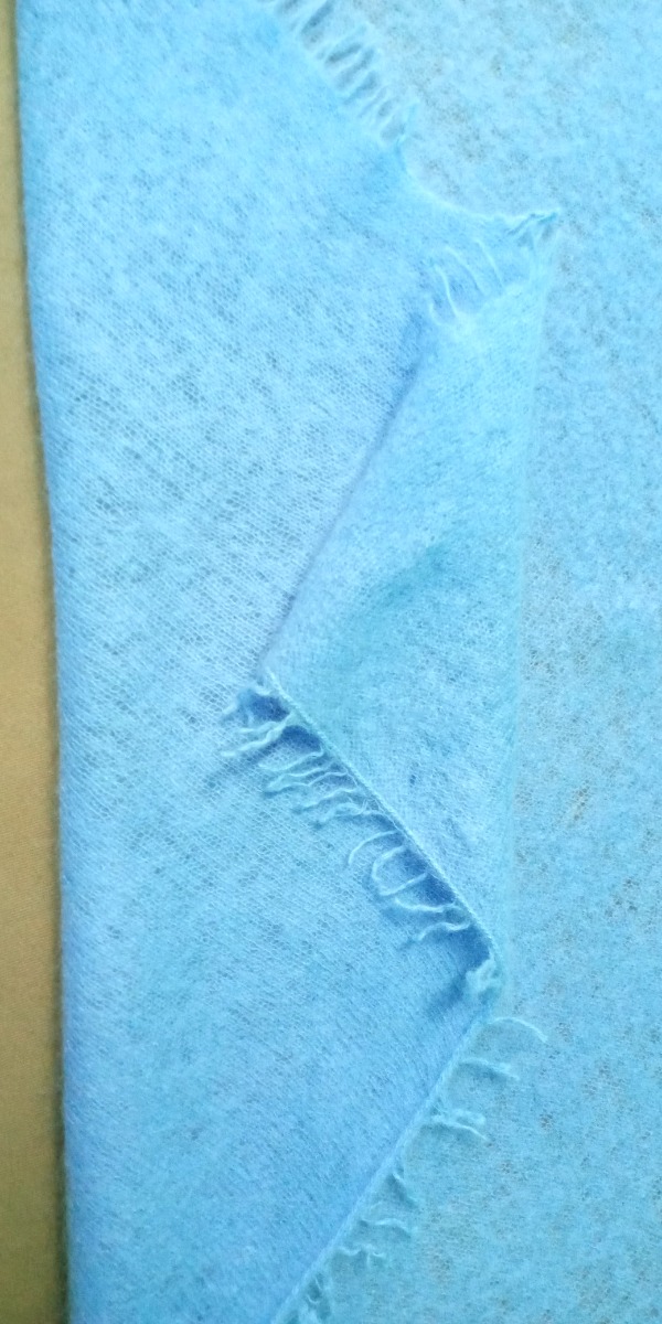 Felted knitting cashmere swall
