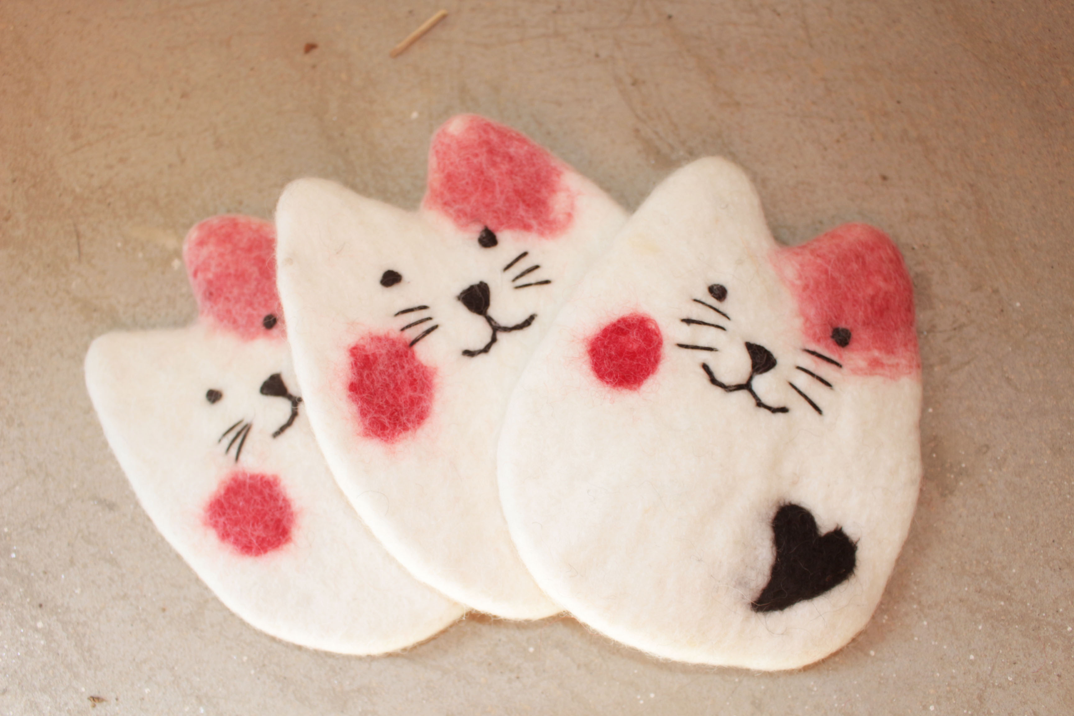 100% Woolen Felted Kitty for Decoration