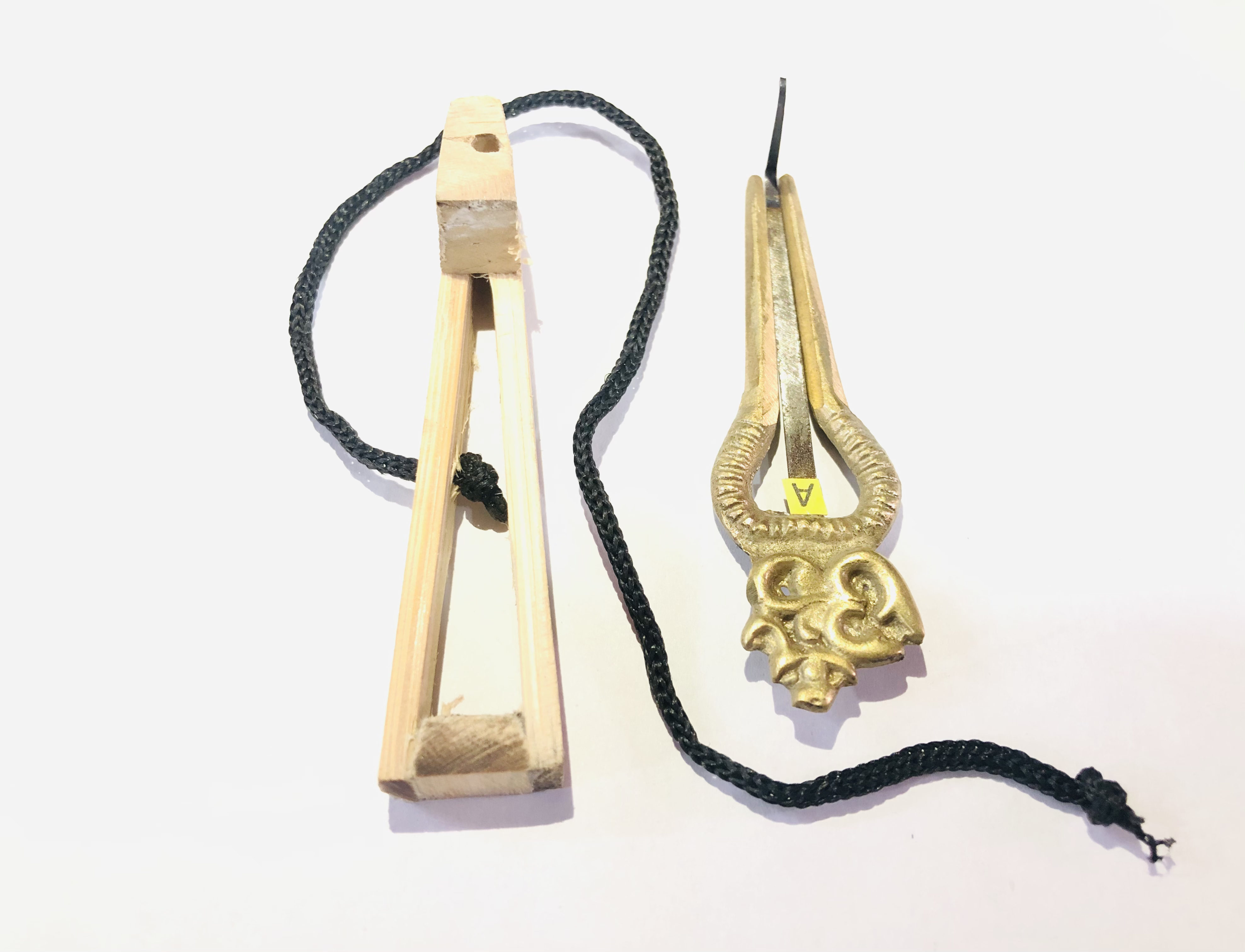 Jew’s Harp – Tiny “Om” Nepali Murchunga