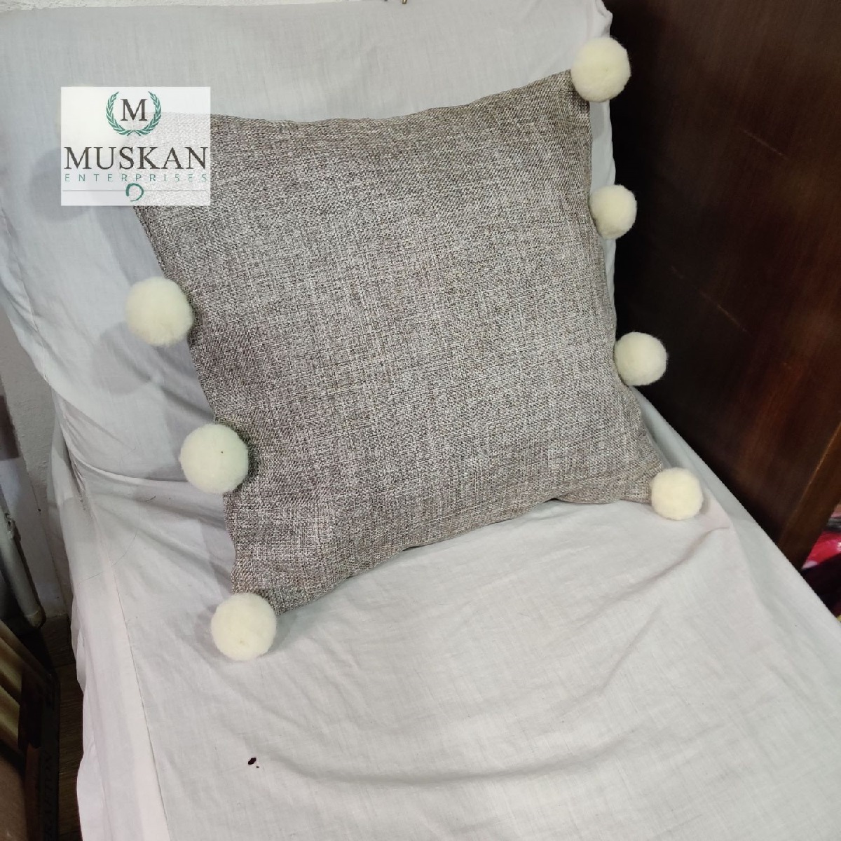 Pom Pom Jute Cushion Cover